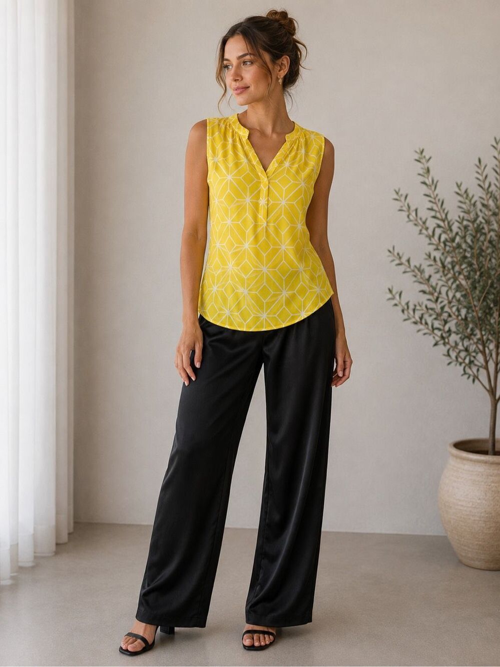 Hanna & Gracie Yellow Geometric Print Sleeveless V Neck Blouse Size XXL